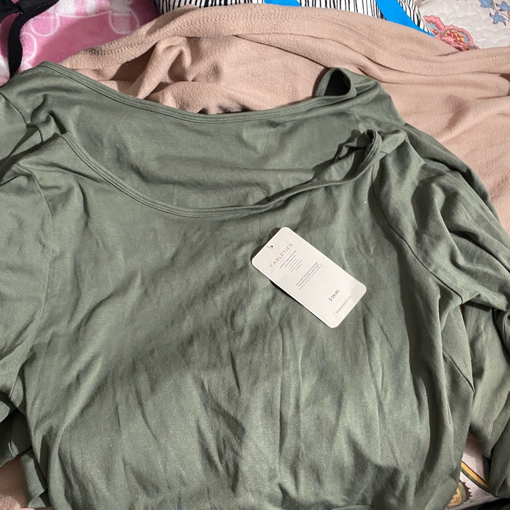 Fabletics Active tops - Picture 7 of 8